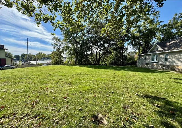 2nd image of 4316 Forest Ave, Kansas City, MO 64110 | MLS# 2595209