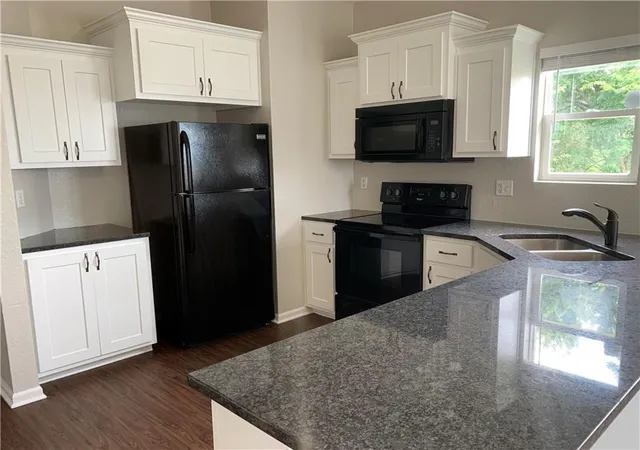 5th image of 810 Riffle Dr, Pleasant Hill, MO 64080 | MLS# 2595280