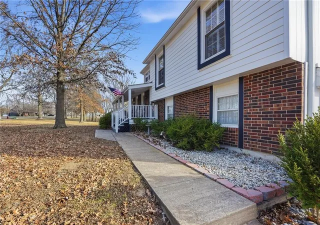 2nd image of 24101 E 88th St, Lee's Summit, MO 64064 | MLS# 2595365