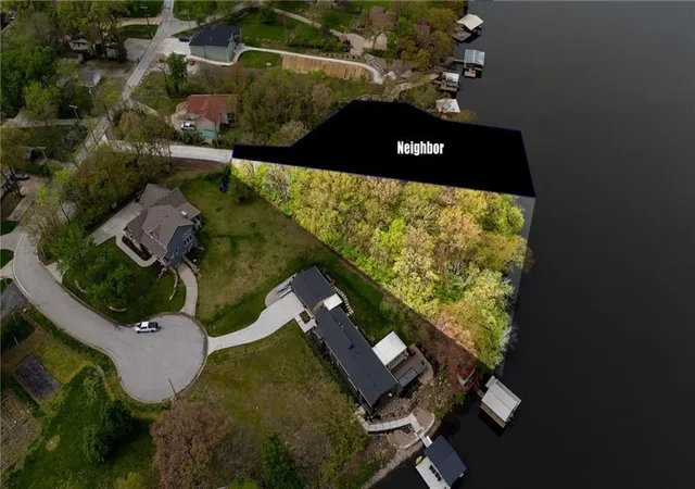 4th image of 1676 Ne Ozark Dr, Lees Summit, MO 64086 | MLS# 2595417