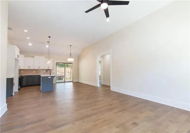 Photo 3 of Sale Pending at 1322 Kristie Cir, Excelsior Springs, MO 64024 | MLS# 2595462 | Listing updated on 2026-09-30