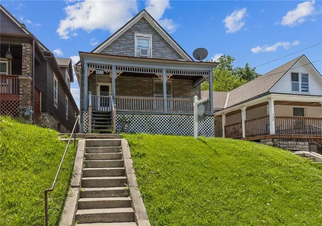 1st image of 747 Reynolds Ave, Kansas City, KS 66101 | MLS# 2595479