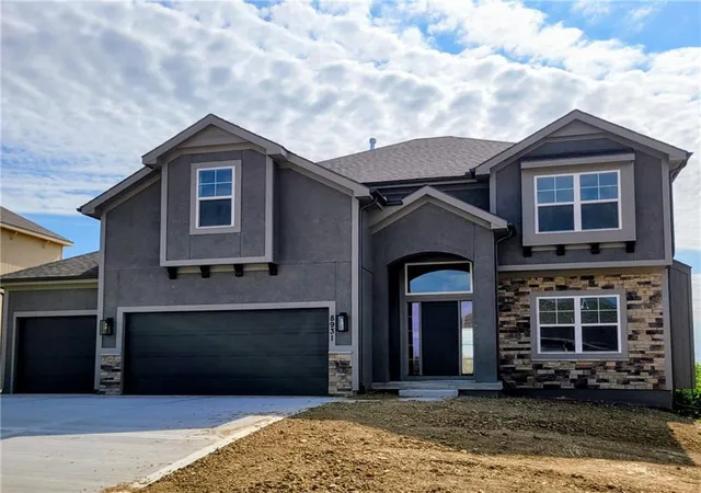 1st image of 8931 N Poplar Ave, Kansas City, MO 64156 | MLS# 2595572