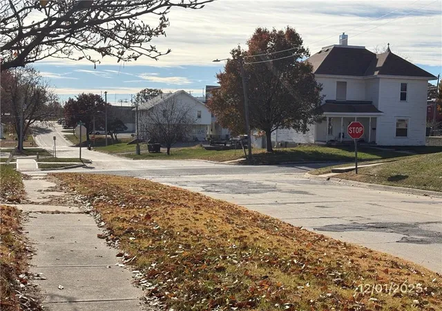 Photo 18 of Multi family home for sale at 605 N Vine St, Maryville, MO 64468 | MLS# 2595578 | Listing updated on 2026-10-09