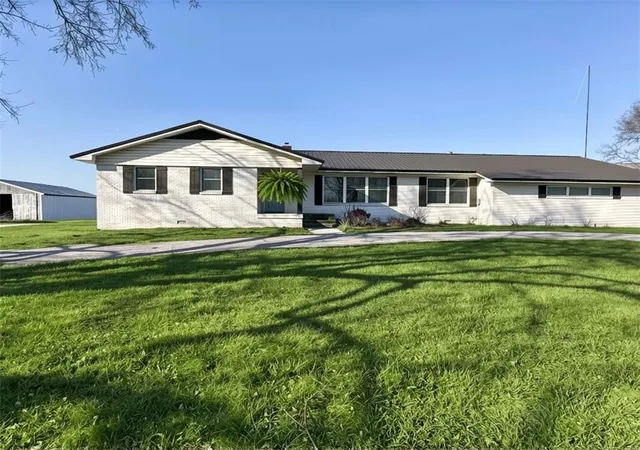 1st image of 5120 10th St, Columbus, KS 66725 | MLS# 2595727