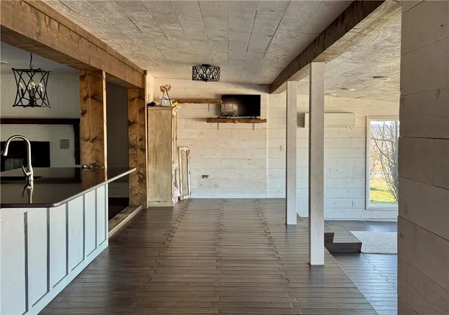 4th image of 5120 10Th St, Columbus, KS 66725 | MLS# 2595727