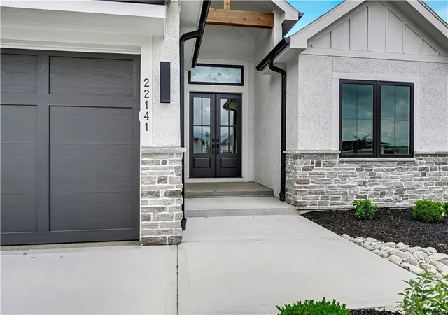 Photo 3 of Sale Pending at 22141 W 94th Terrace, Lenexa, KS 66220 | MLS# 2595744 | Listing updated on 2026-08-25