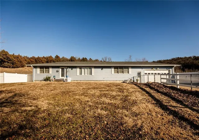 3rd image of 12344 Kennel Dr, Junction City, KS 66441 | MLS# 2595896