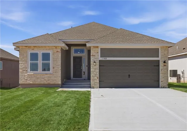 Photo 2 of Single family home for sale at 11460 N Auburndale Cir, Kansas City, MO 64157 | MLS# 2596268 | Listing updated on 2026-10-20
