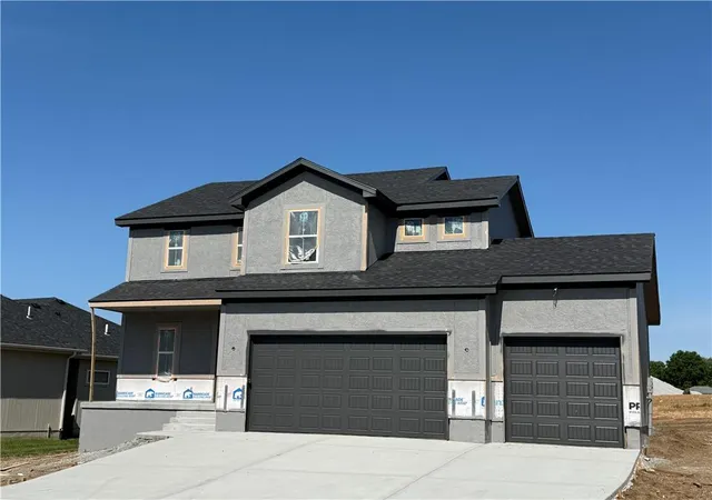 Photo 1 of Single family home for sale at 4305 Se Adams Dr, Blue Springs, MO 64014 | MLS# 2596395 | Listing updated on 2026-09-21