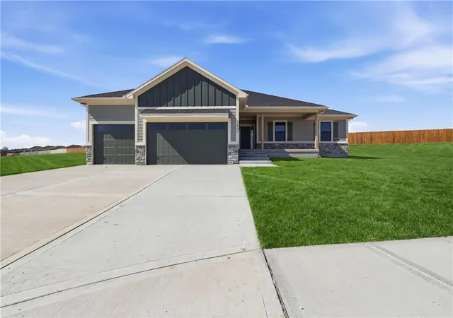 Photo 2 of Single family home for sale at 7905 Hoot Owl St, Blue Springs, MO 64014 | MLS# 2596448 | Listing updated on 2026-09-17