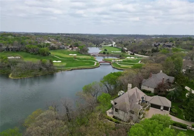 4th image of 10504 S Highland Ln, Olathe, KS 66061 | MLS# 2596514