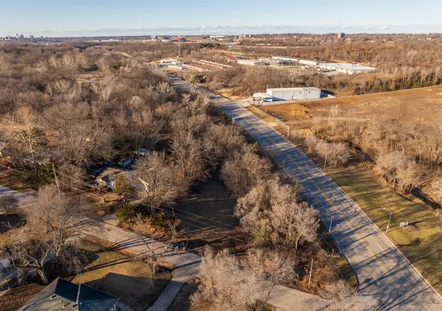 3rd image of 5046 Raytown Rd, Kansas City, MO 64133 | MLS# 2596531