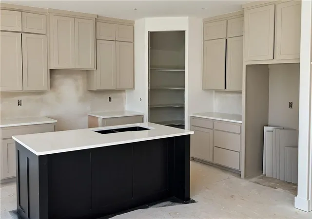 Photo 4 of Sale Pending at 2368 NE Colonnade Ave, Blue Springs, MO 64029 | MLS# 2596733 | Listing updated on 2026-09-20