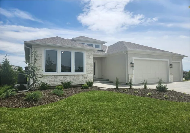 2nd image of 11295 S Red Bird St, Olathe, KS 66061 | MLS# 2596846