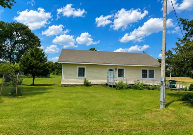 Photo 1 of Sale Pending at 1619 E Maple St, Columbus, KS 66725 | MLS# 2596890 | Listing updated on 2026-09-21