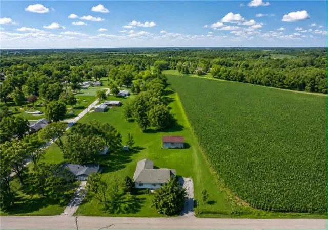 Photo 2 of Sale Pending at 1619 E Maple St, Columbus, KS 66725 | MLS# 2596890 | Listing updated on 2026-09-21