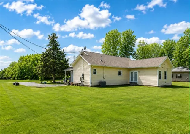 Photo 3 of Sale Pending at 1619 E Maple St, Columbus, KS 66725 | MLS# 2596890 | Listing updated on 2026-09-21