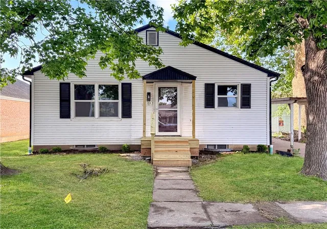 Homes for sale in Higginsville, MO | 504 W 29th St, Higginsville, MO 64037 | MLS# 2596957