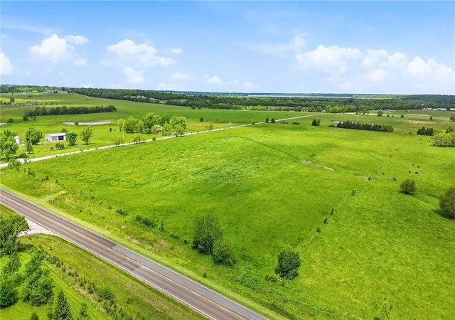 Homes for sale in Paola, KS | K-68 Hwy, Paola, KS 66071 | MLS# 2597072