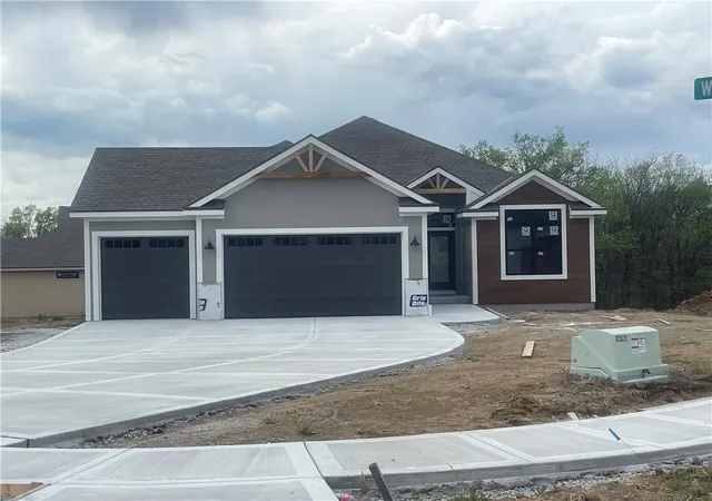 1st image of 503 Whitetail Ct, Smithville, MO 64089 | MLS# 2597138