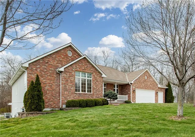 1st image of 4203 Se Willow Ridge Ct, Blue Springs, MO 64014 | MLS# 2597333