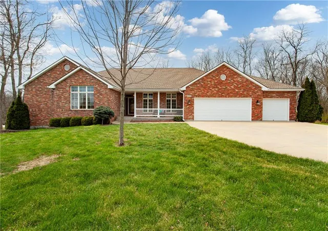 2nd image of 4203 Se Willow Ridge Ct, Blue Springs, MO 64014 | MLS# 2597333