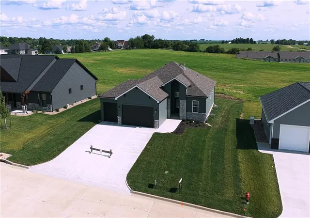 2nd image of 1150 W Edwards St, Maryville, MO 64468 | MLS# 2597474