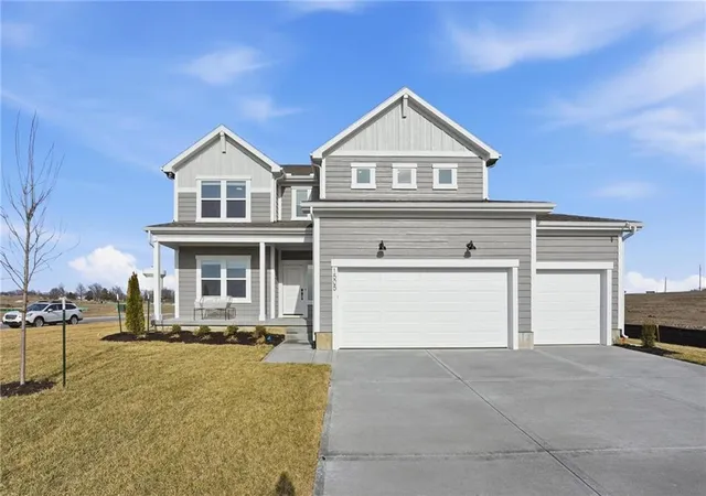 Photo 1 of Single family home for sale at 1505 Se Bailey Farms Pkwy, Lees Summit, MO 64082 | MLS# 2597596 | Listing updated on 2026-10-10