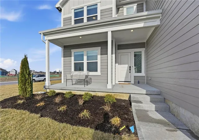 Photo 3 of Single family home for sale at 1505 Se Bailey Farms Pkwy, Lees Summit, MO 64082 | MLS# 2597596 | Listing updated on 2026-10-10