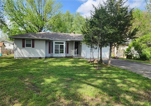 Homes for sale in Pittsburg, KS | 405 E 24th St, Pittsburg, KS 66762 | MLS# 2597694