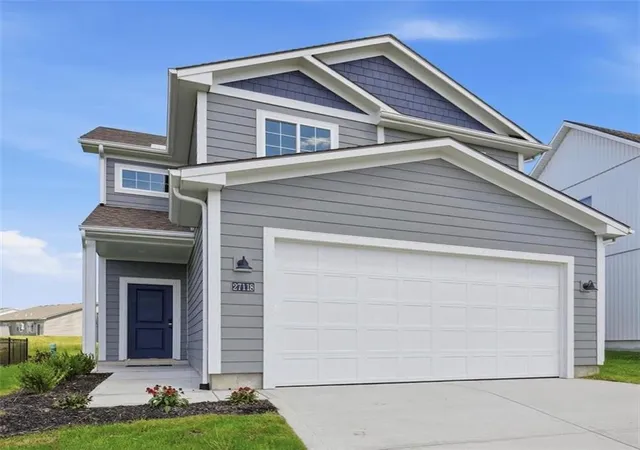 Photo 1 of Single family home for sale at 27118 E Oak View Dr, Lee's Summit, MO 64086 | MLS# 2597752 | Listing updated on 2026-10-20