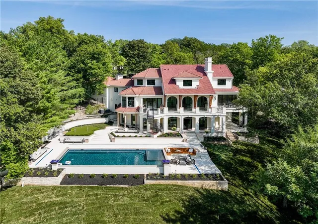 4th image of 17040 S Highland Ridge Dr, Loch Lloyd, MO 64012 | MLS# 2597814