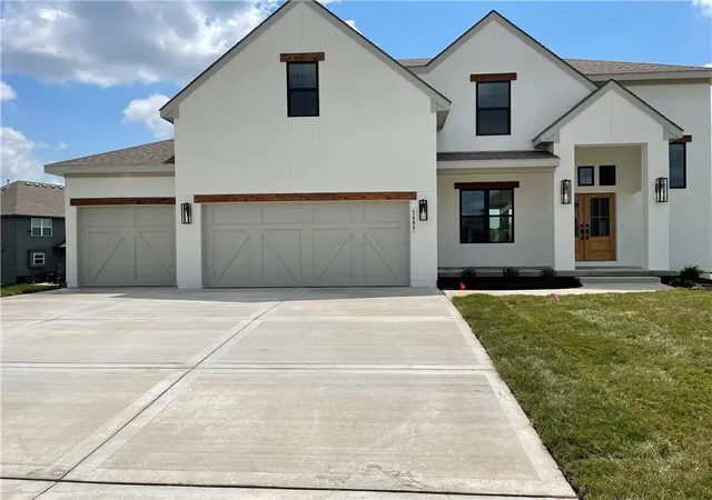 1st image of 8230 Nw 90th St, Kansas City, MO 64153 | MLS# 2597999