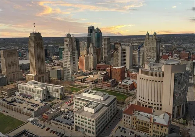 Photo 2 of Condo for sale at 600 E Admiral Blvd #1703, Kansas City, MO 64106 | MLS# 2598008 | Listing updated on 2026-09-20