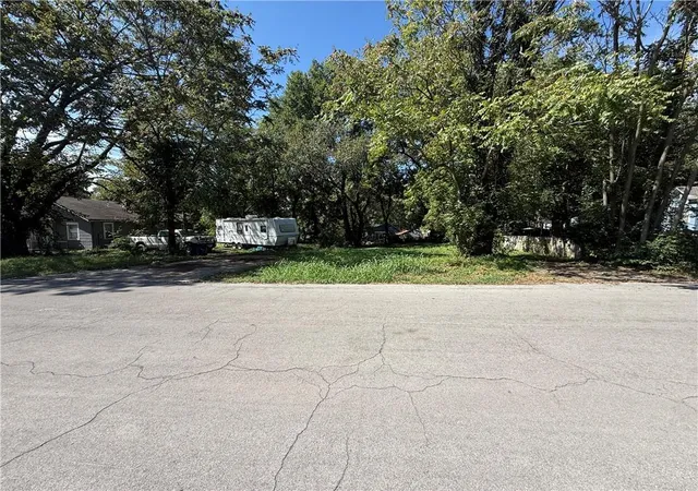 Photo 1 of Land for sale at 128 S Hardy Ave, Independence, MO 64053 | MLS# 2598069 | Listing updated on 2026-09-30