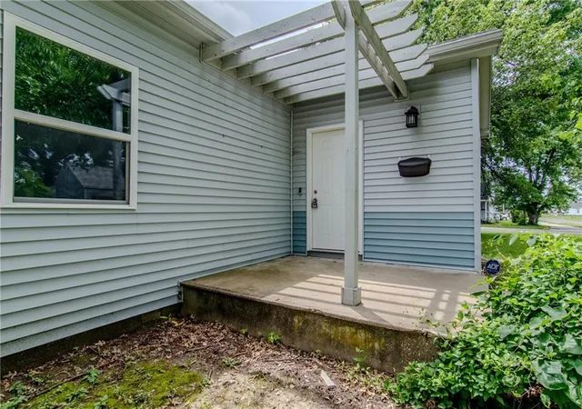 4th image of 906 E 4Th St, Sedalia, MO 65301 | MLS# 2598318