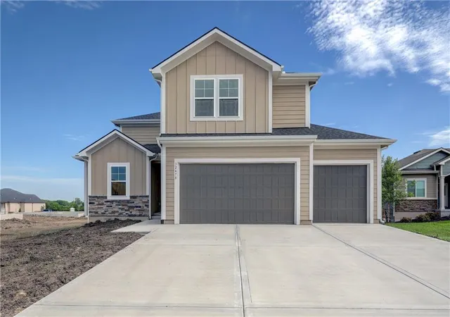 Homes for sale in Gardner, KS | 32478 W 168th Ct, Gardner, KS 66030 | MLS# 2598345