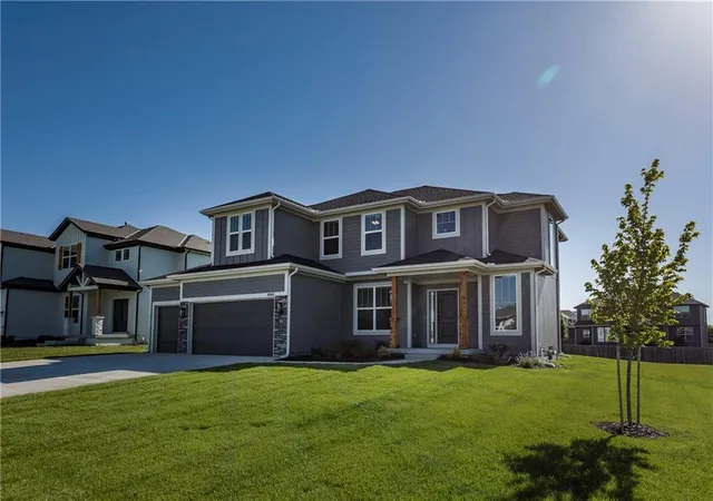 Photo 2 of Single family home for sale at 16949 S Brentwood St, Olathe, KS 66062 | MLS# 2598367 | Listing updated on 2026-06-10