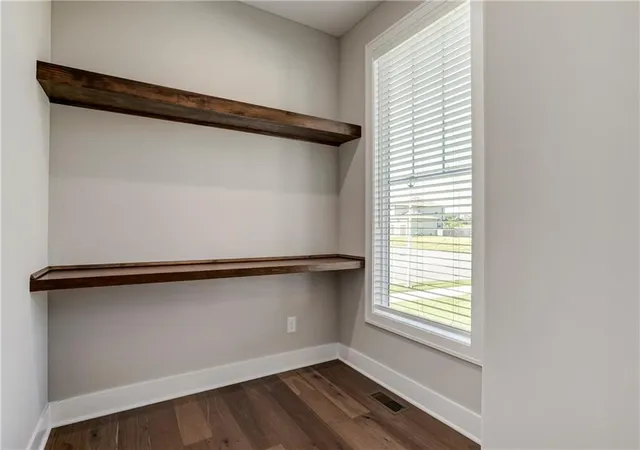 Photo 3 of Single family home for sale at 16949 S Brentwood St, Olathe, KS 66062 | MLS# 2598367 | Listing updated on 2026-06-10
