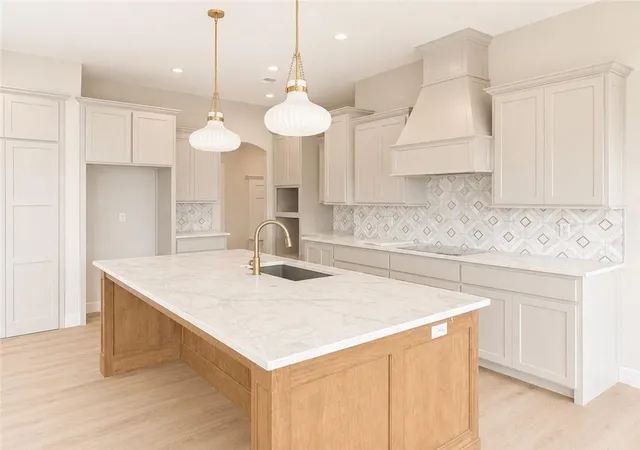 4th image of 8004 Round Prairie St, Shawnee, KS 66220 | MLS# 2598639