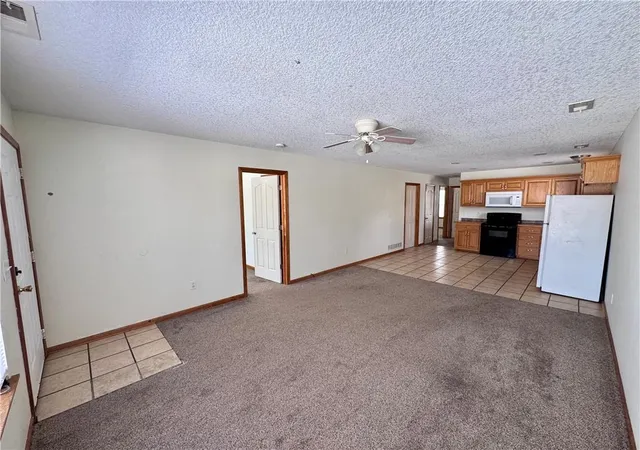 Listing Photo 4 - Condo for sale in building located at 206 N Elm St, Holden, MO 64040