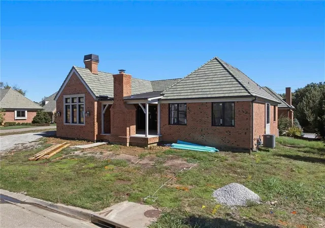 Photo 3 of Sale Pending at 1905 W 114th Street, Leawood, KS 66211 | MLS# 2598720 | Listing updated on 2026-10-08