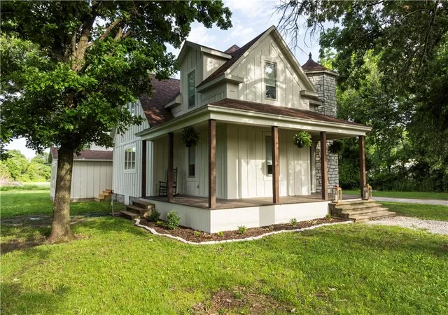 2nd image of 204 N 32nd St, Parsons, KS 67357 | MLS# 2598845