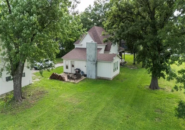 Photo 2 of Single family home for sale at 204 North 32nd St, Parsons, KS 67357 | MLS# 2598845 | Listing updated on 2026-08-17