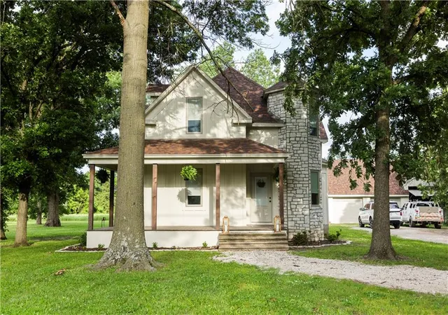 Photo 4 of Single family home for sale at 204 North 32nd St, Parsons, KS 67357 | MLS# 2598845 | Listing updated on 2026-08-17