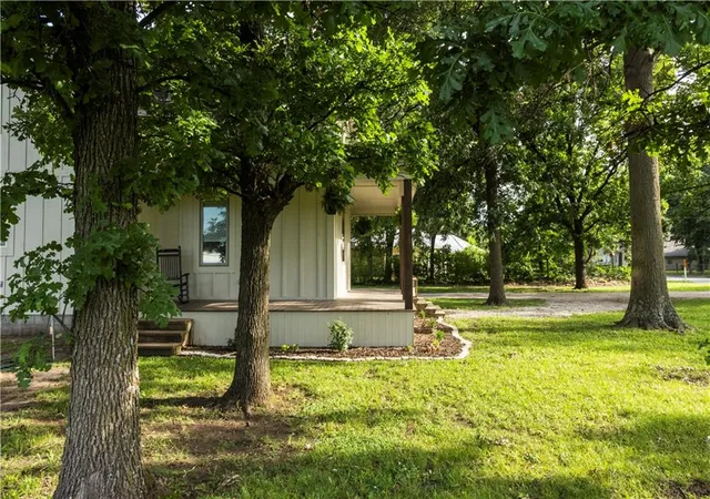 Photo 3 of Single family home for sale at 204 North 32nd St, Parsons, KS 67357 | MLS# 2598845 | Listing updated on 2026-08-17