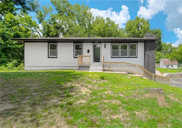 5th image of 3910 Sewell Ave, Kansas City, KS 66104 | MLS# 2598923