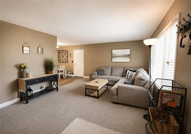 Photo 3 of Single family home for sale at 4216 S Union St, Independence, MO 64055 | MLS# 2598957 | Listing updated on 2026-10-05