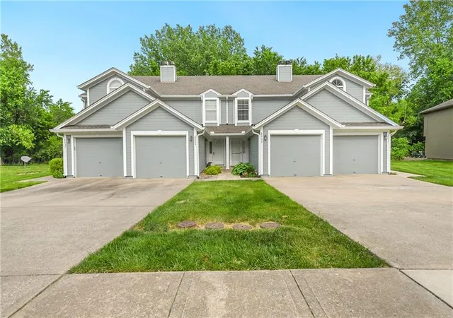 1st image of 6033 Ne Moonstone Dr, Lees Summit, MO 64064 | MLS# 2599055